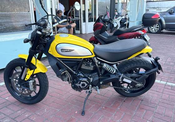 DUCATI SCRAMBLER ICON 